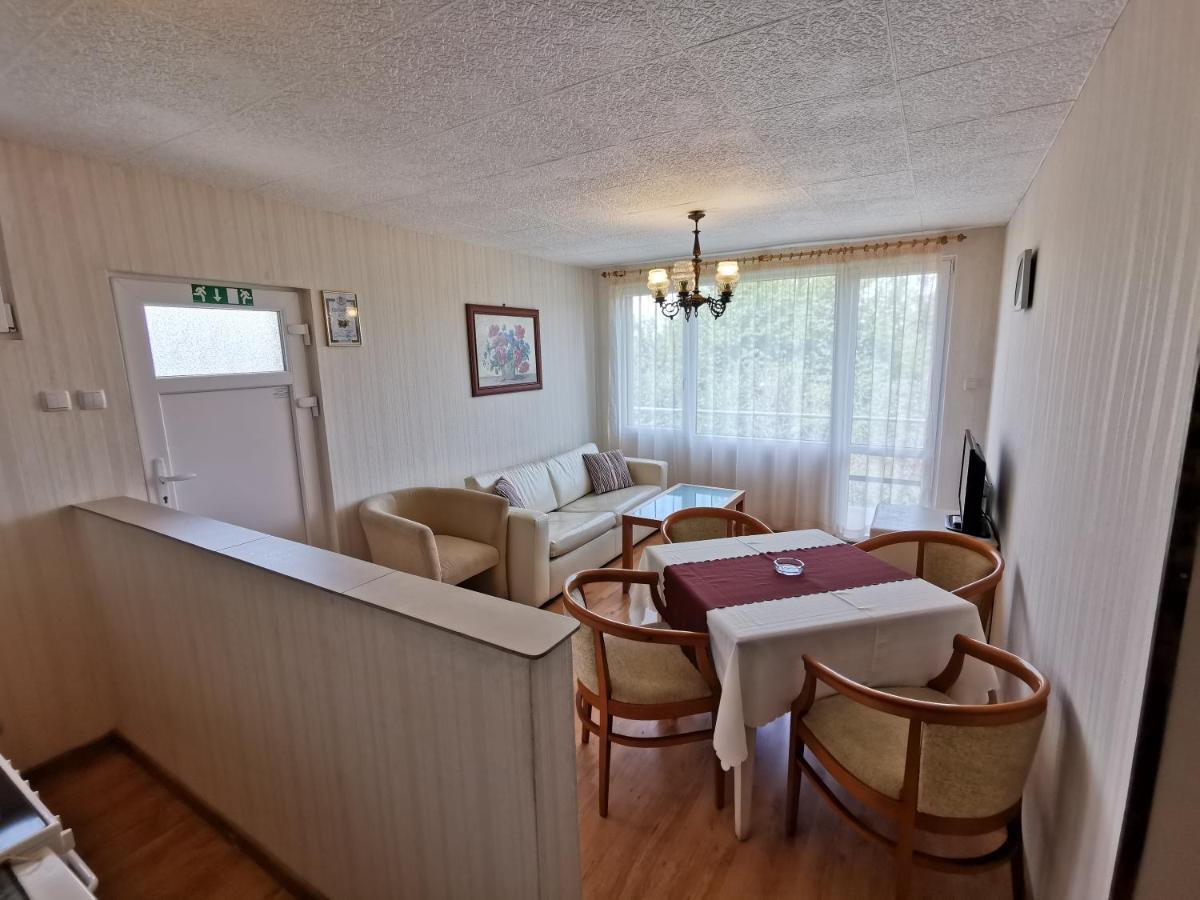 Villa Aqua Pravets Bagian luar foto